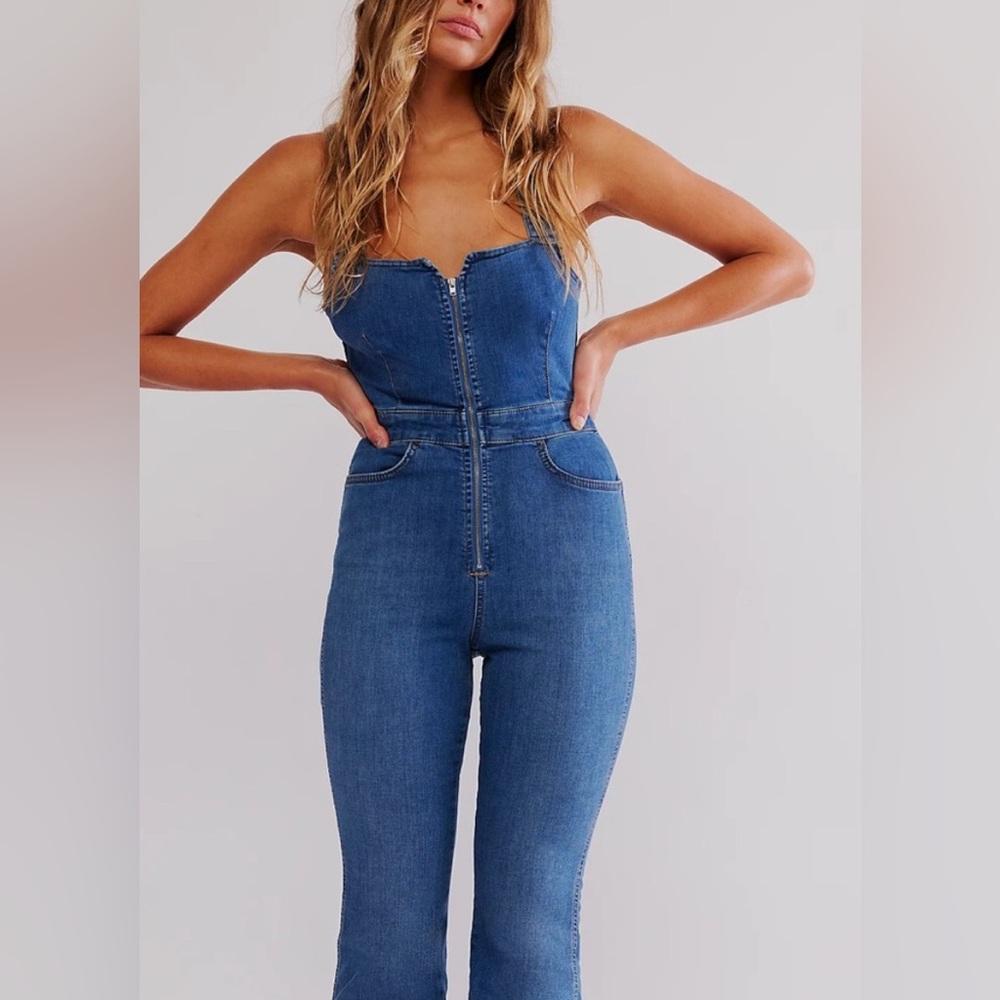 Free People CRVY 2nd AVE Bootcut Fit Denim Jumpsuit in Size 4 - Picture 4 of 7